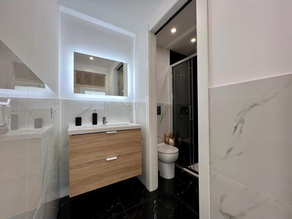 Central Luxe Haven Appartement Milaan Buitenkant foto