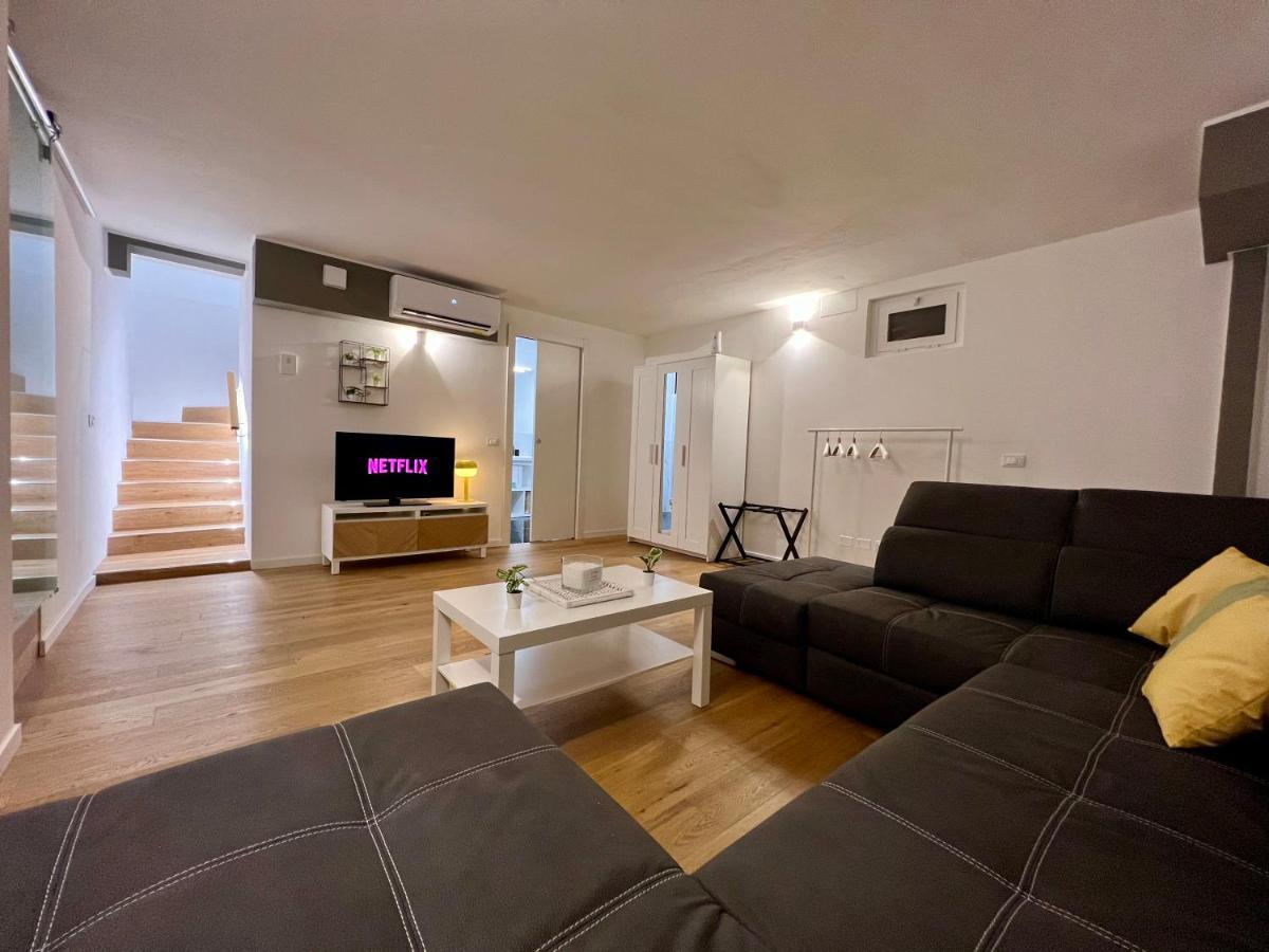 Central Luxe Haven Appartement Milaan Buitenkant foto